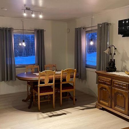Koselig Hus I Sentrum Av Olderfjord Russenes Luaran gambar